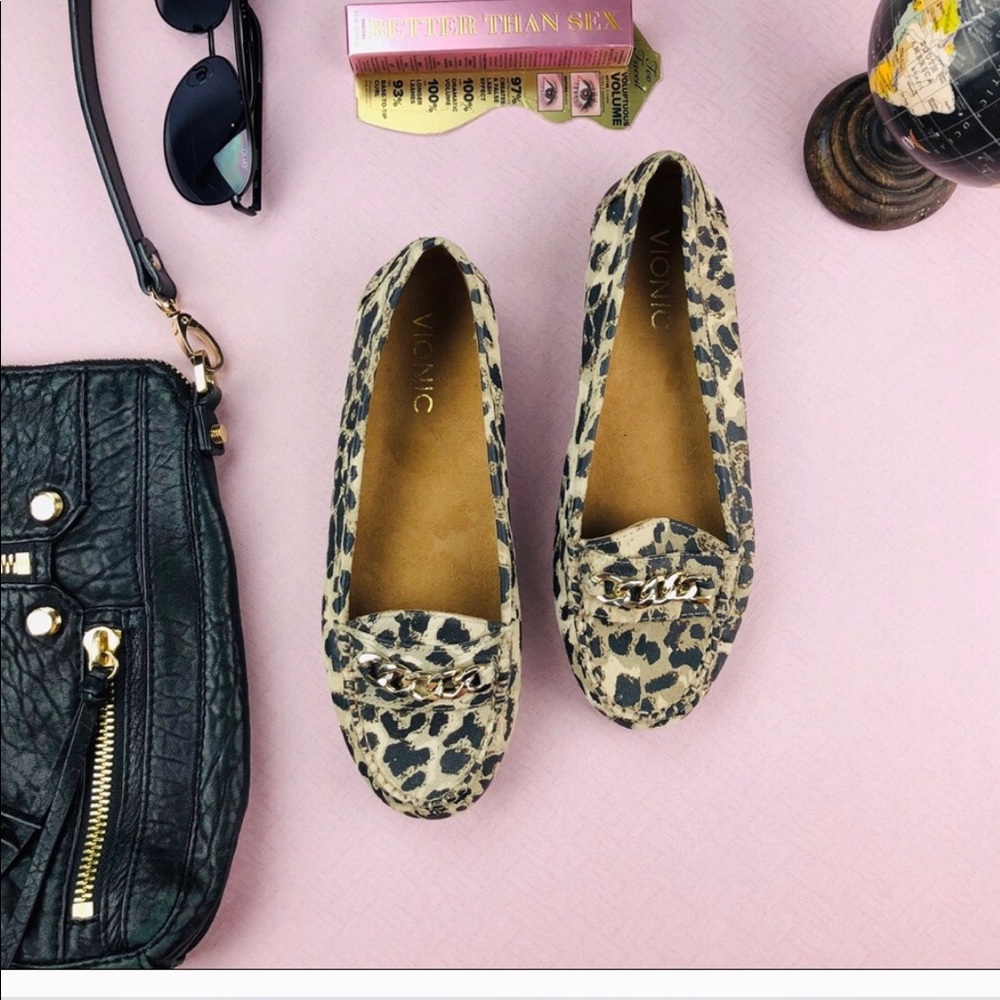 Vionic leopard print chain loafer 6.5 super comfy